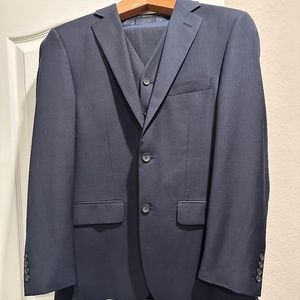 Pronto Uomo Platinum Three piece suit.